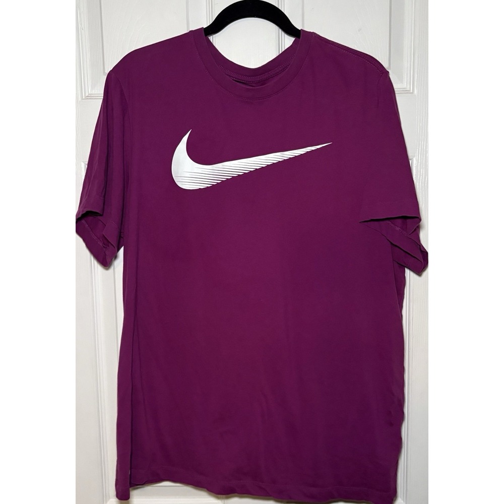 The Nike Tee Made T-Shirt White Swoosh Tag Mens Size XL Tee Cotton Big Swoosh